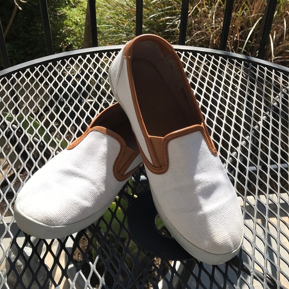 brooks brothers tennis shoes